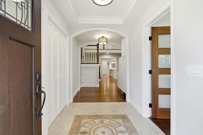 Building Photo - Santa Teresa 5-Bedroom 3-Bathroom Home