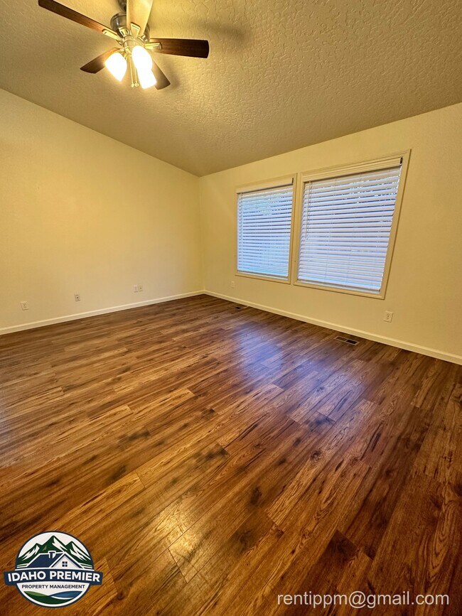 Building Photo - 10977 W Altair St