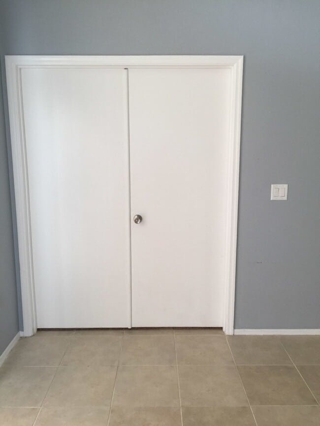 Building Photo - Lake Wales Rental!