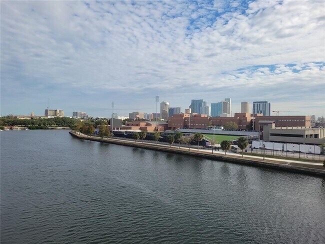 Building Photo - 2603 N Ridgewood Ave