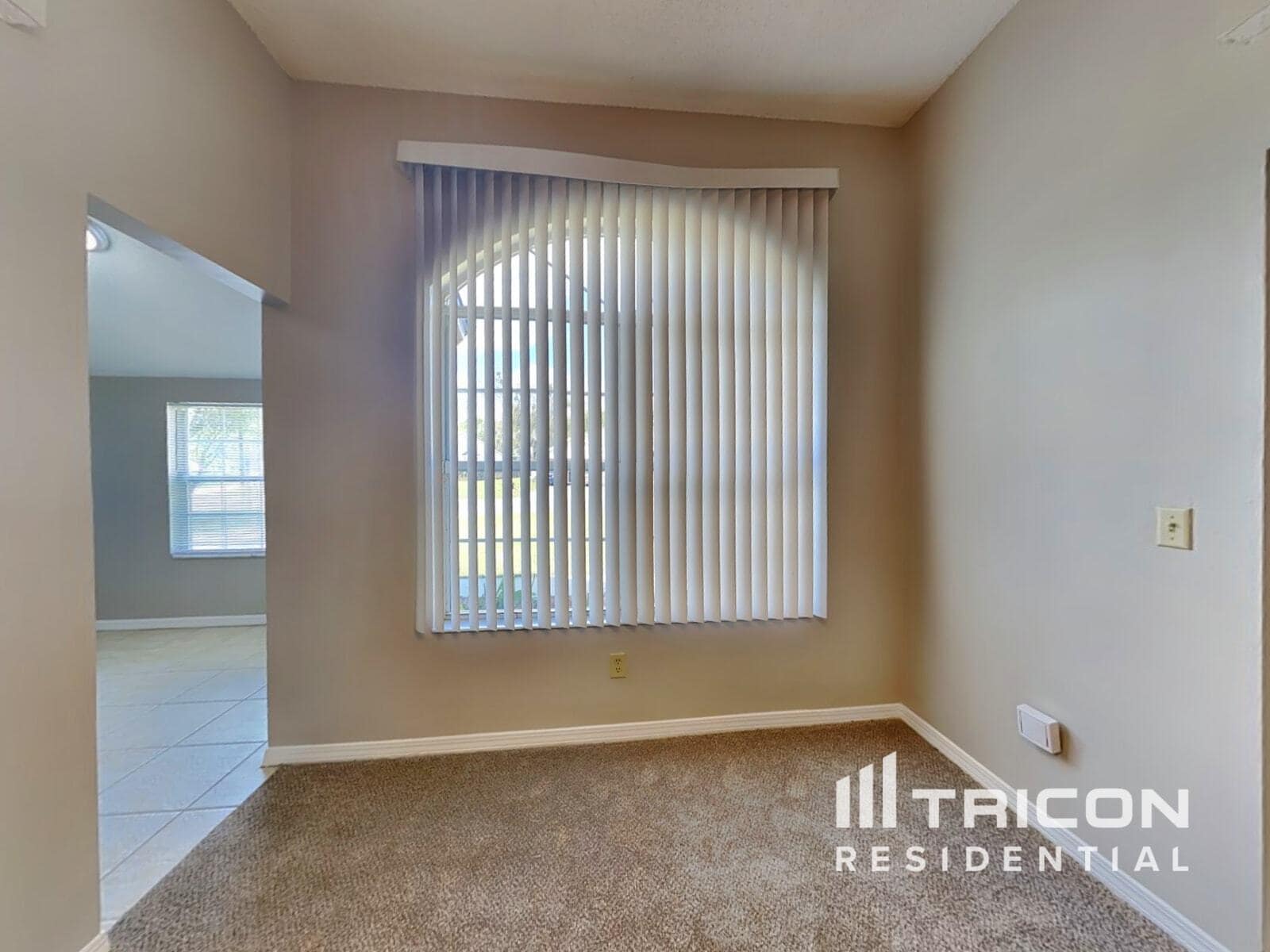 Building Photo - 3251 Deerfield Pointe Dr