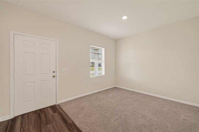 Building Photo - 31247 Williams Lndg St