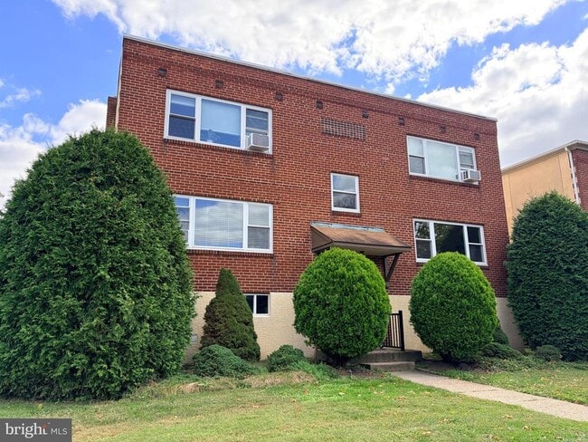 Building Photo - 104 Clement Rd