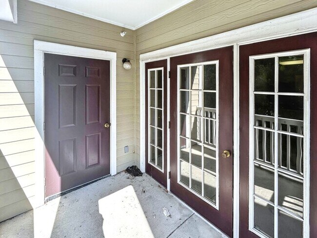 Building Photo - 704 Bristol Village Dr