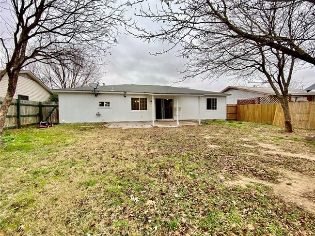 Building Photo - 2311 Dovehill Dr