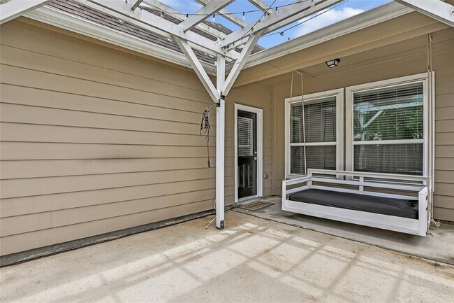 Building Photo - 21602 Rainfall Park Dr