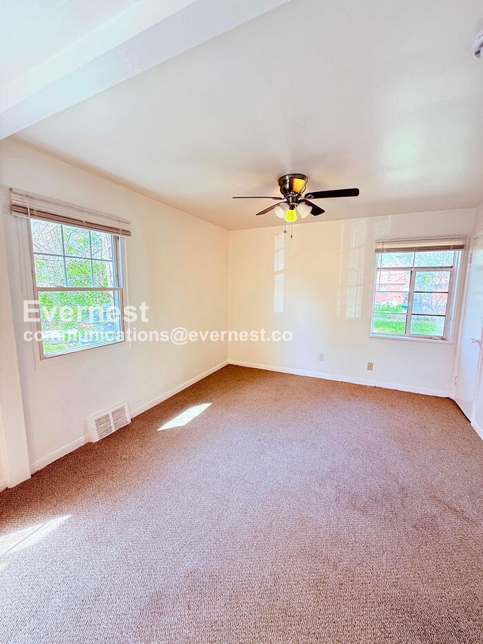 Building Photo - 20527 Rosemont Ave