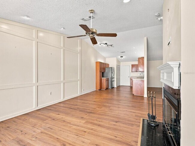 Building Photo - 5381 Kelly Dr