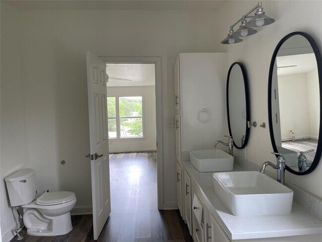 Building Photo - 1092 Geneva Grove Ct