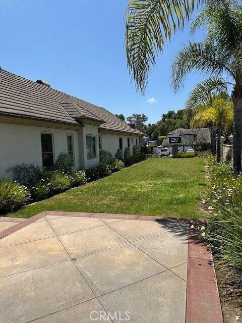 Building Photo - 25351 Mustang Dr