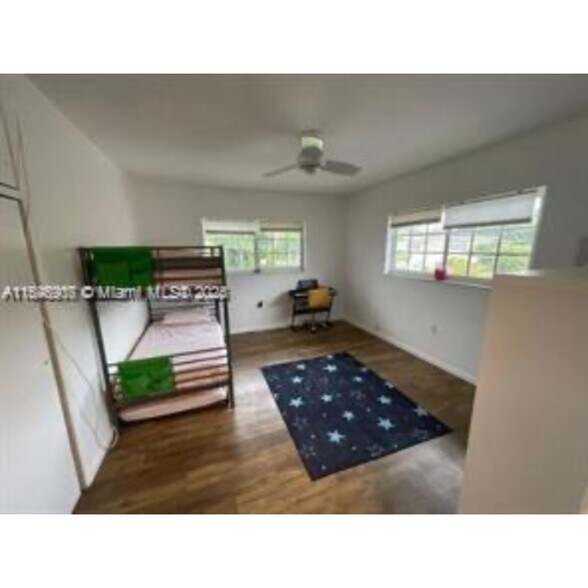 Building Photo - 6511 Santona St