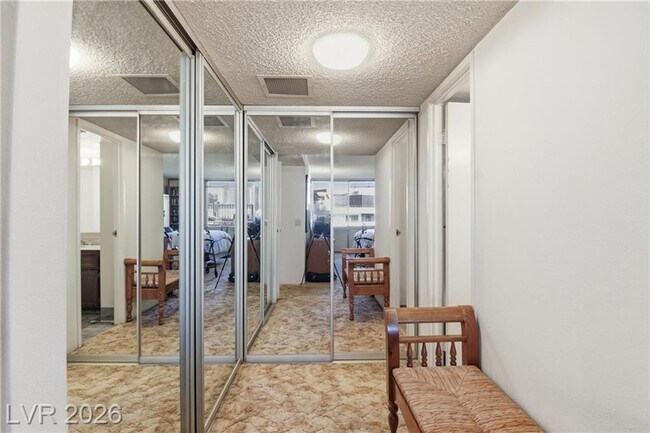 Building Photo - 205 E Harmon Ave