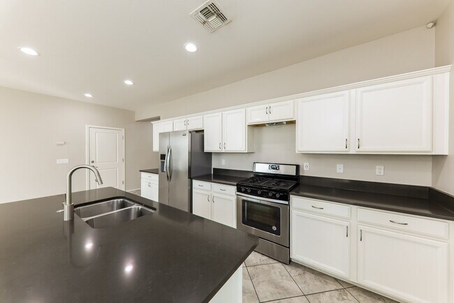 Building Photo - 1287 N 166th Ave