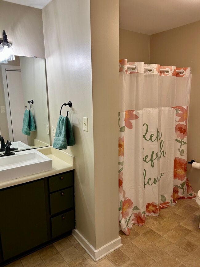 Building Photo - 29 Hunters Way