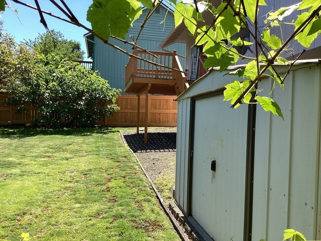 Building Photo - Updated 4 bedroom in The Desirable Merrill...
