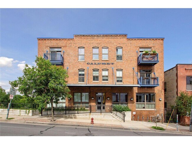 Building Photo - 127 5th St NE