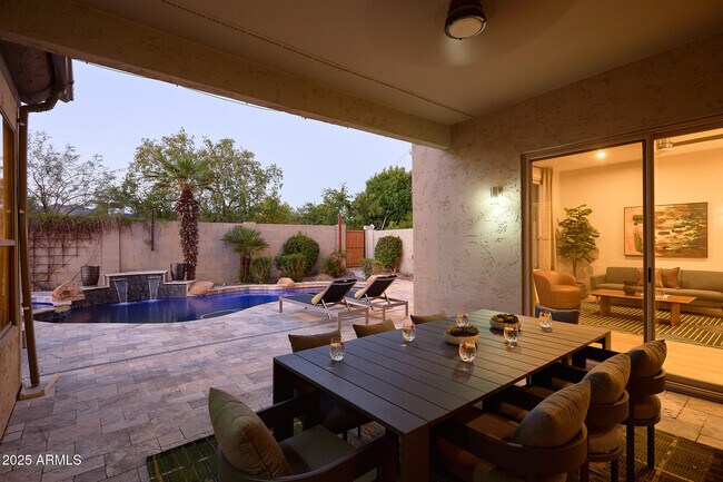 Building Photo - 3202 E Orange Dr