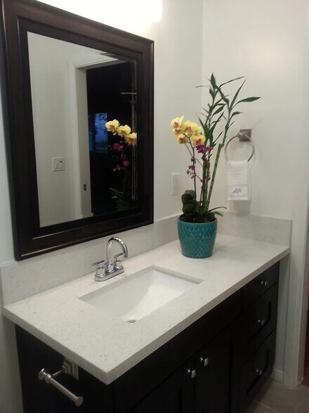 Building Photo - 11536 Cumpston St