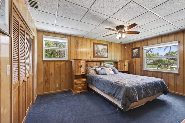 Building Photo - 704 Juniper Dr