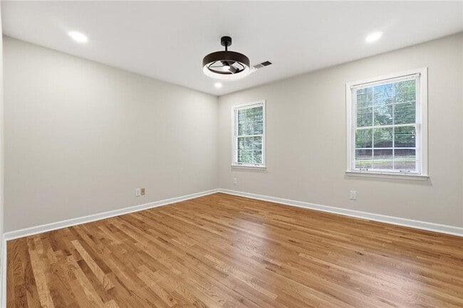 Building Photo - 3731 Dunwoody Club Dr