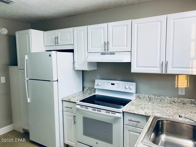 Building Photo - 1925 W 27th St