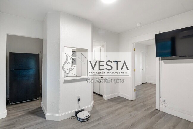 Building Photo - 28 Bass Ln