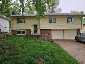 Building Photo - 3 Bedroom in Millard!