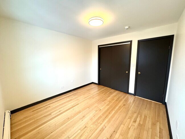 Building Photo - 424 Elgin Ave