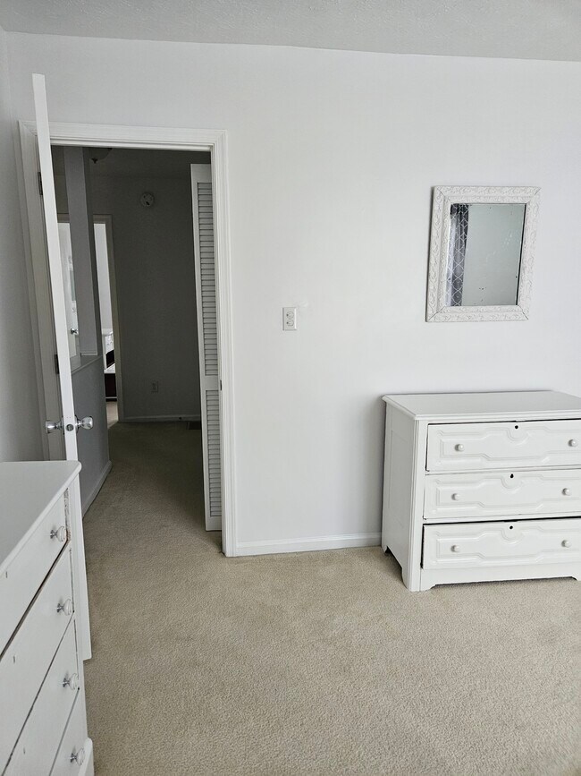 Building Photo - 309 Crestwood Ct