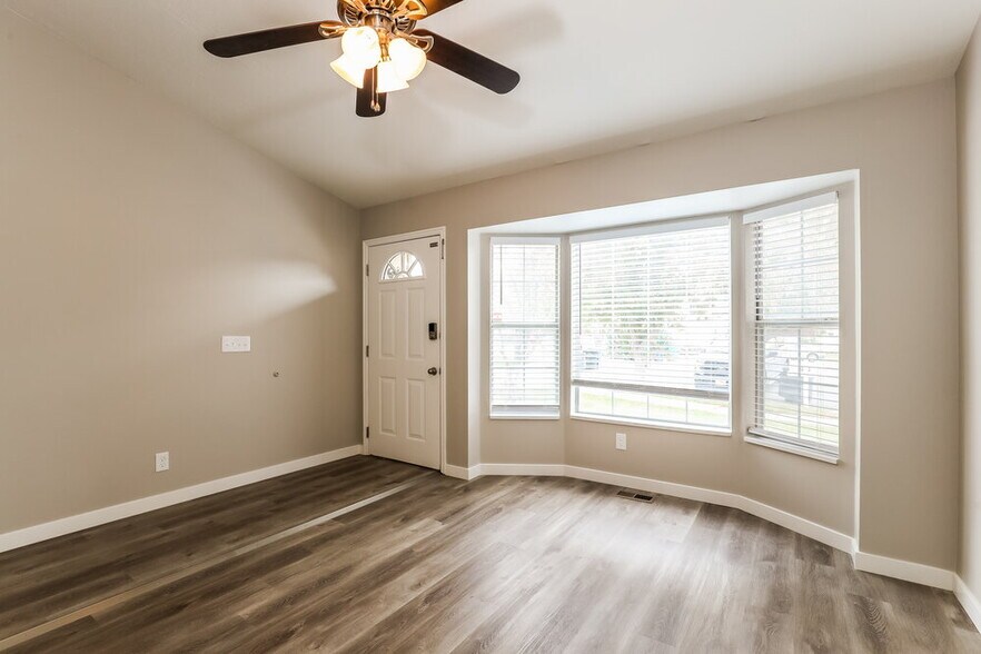 Building Photo - 7720 Strawberry Cove