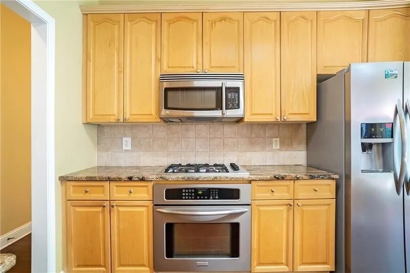 Building Photo - 3915 High Gables E