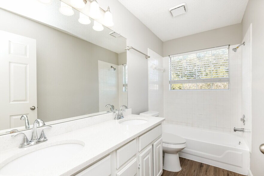 Building Photo - 5429 Crater Lake Dr