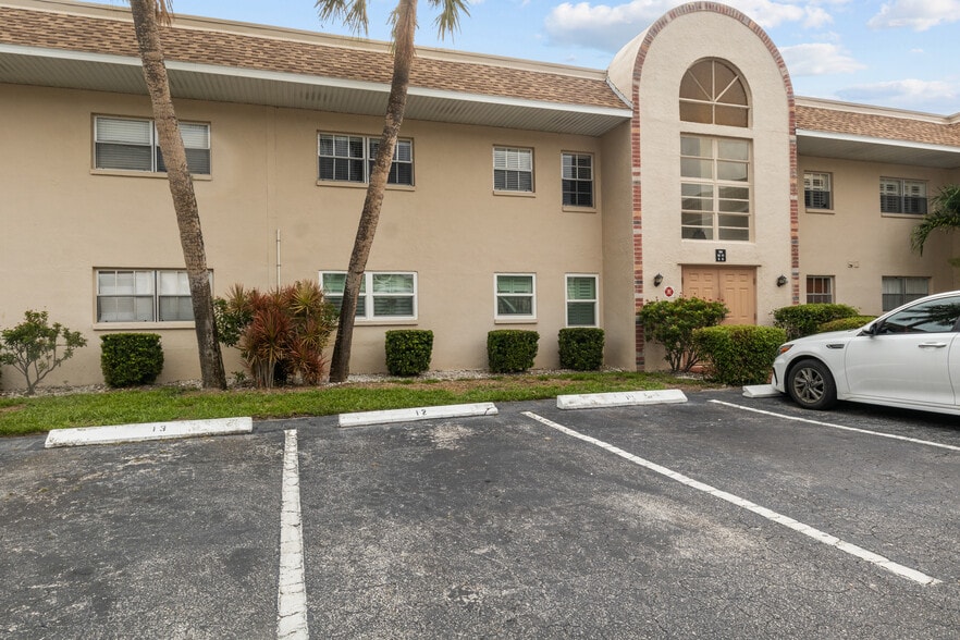 Building Photo - 2727 75th St W