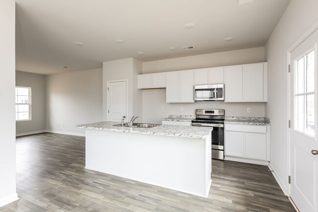 Building Photo - Brand New End Unit Townhome | 3 BR/2.5BA | 1-Car Garage | Near Downtown Mooresville