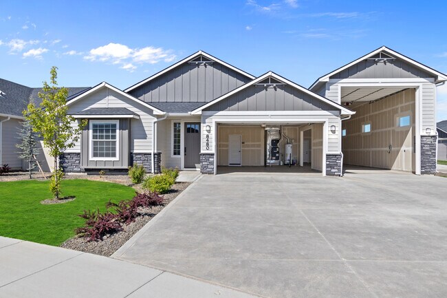 Building Photo - 8480 E Drover Loop