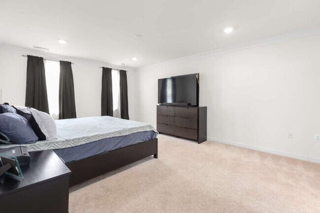 Building Photo - Charming 4-Bed Oasis with 2.5 Baths on Wil...