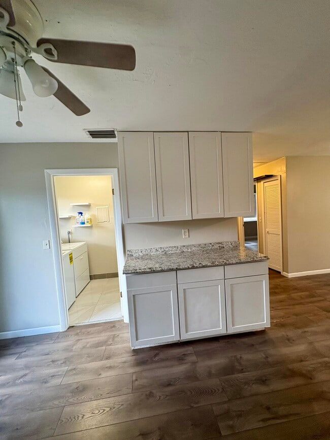 Building Photo - 1704 Citation Dr
