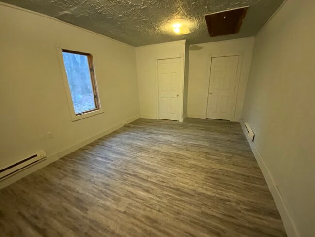 Building Photo - 900 Shasta Dr
