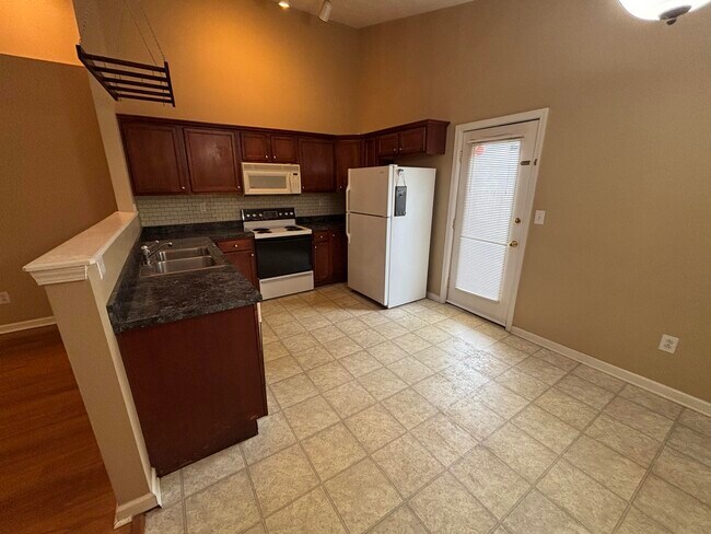 Building Photo - 2601 Buck Ln