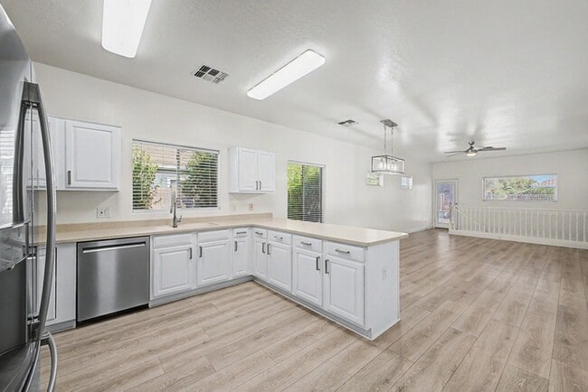 Building Photo - 3533 E Joseph Way