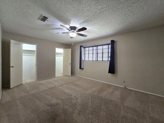 Building Photo - 2809 Moss Ave