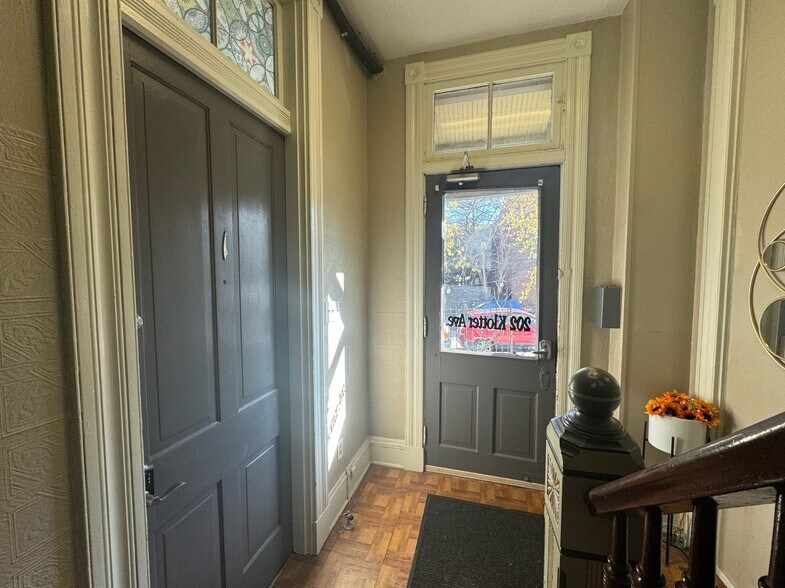 Building Photo - 202 Klotter Ave