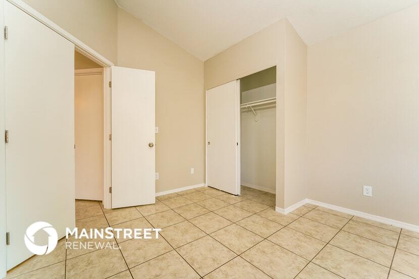 Building Photo - 1550 N Blacklawn Ave