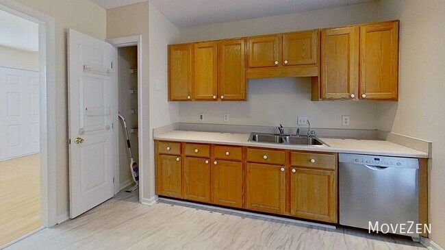 Building Photo - 903 Balfoure Dr