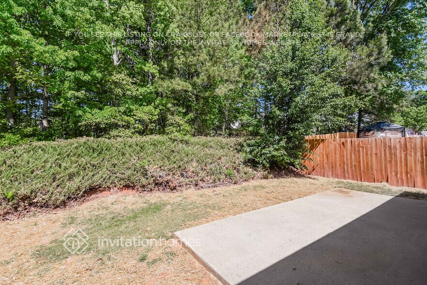 Building Photo - 1320 Martins Down Dr SE