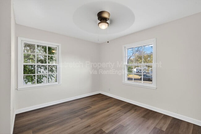 Building Photo - 437 Lanark Rd