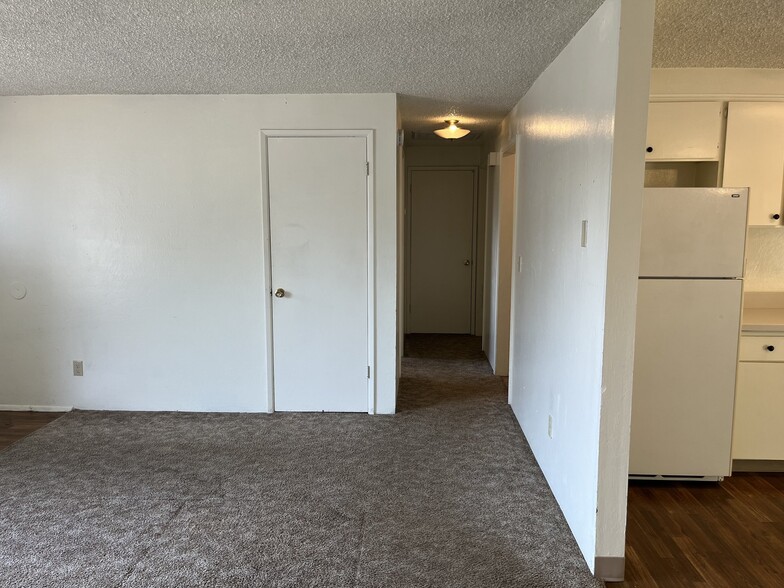 Building Photo - 3101 Juanipero Way