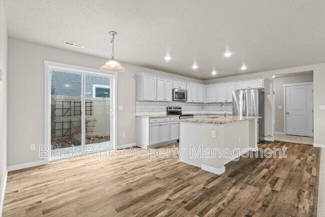 Building Photo - 7684 S Seabreeze Way