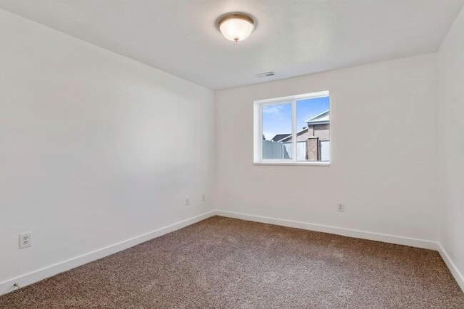 Building Photo - 1033 N 1010 W