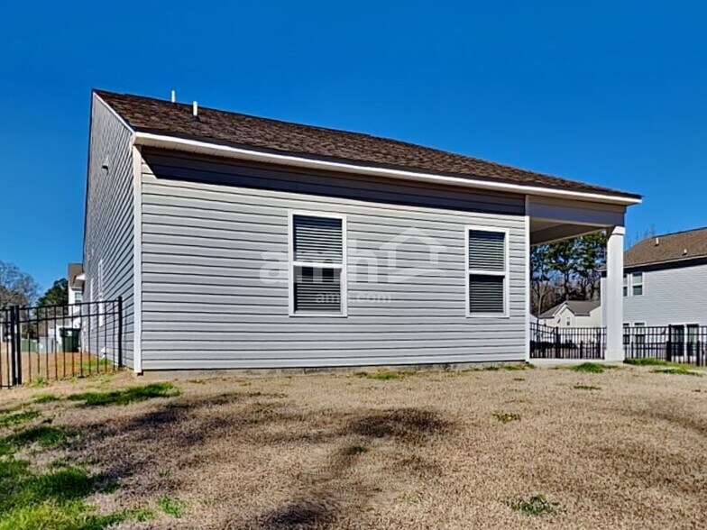 Building Photo - 224 Orion Way